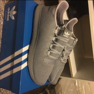 NWT Men’s Grey Adidas Tubular Shadow shoes